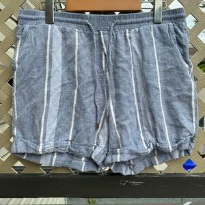 Women’s linen shorts
